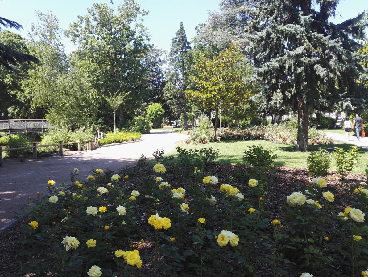 Hotel Du Square Riom Εξωτερικό φωτογραφία